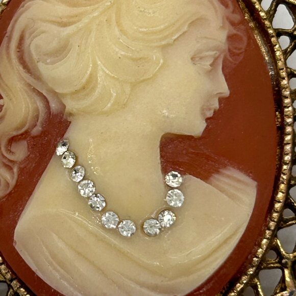 Vintage Cameo Style Brooch With Rhinestone Necklace & Ornate Gold-Toned Frame - Picture 4 of 16